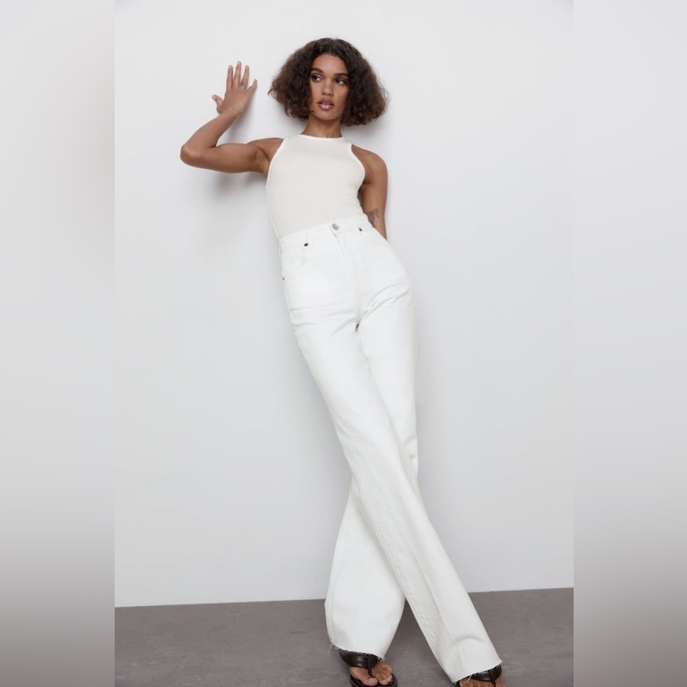 White, High Waisted, Wide Leg Full Length Jeans from Zara in size 4/27